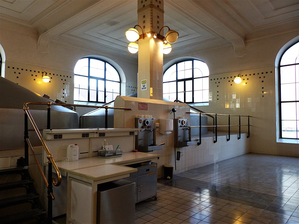 30 1024px-Dreher_Sörgyárak_Zrt._(12).jpg