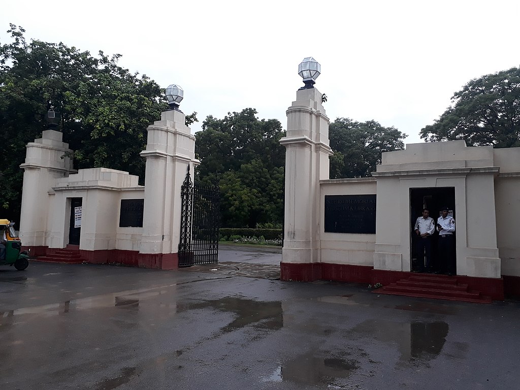 30 1024px-Nehru_museum_and_library_in_Delhi_02.jpg