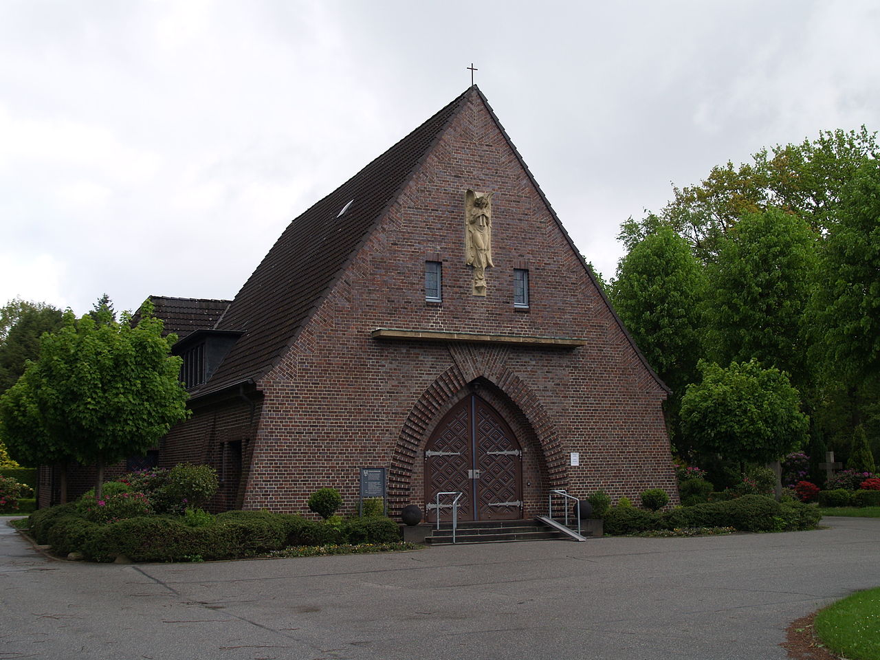 30Reinbek_Friedhofskapelle.JPG