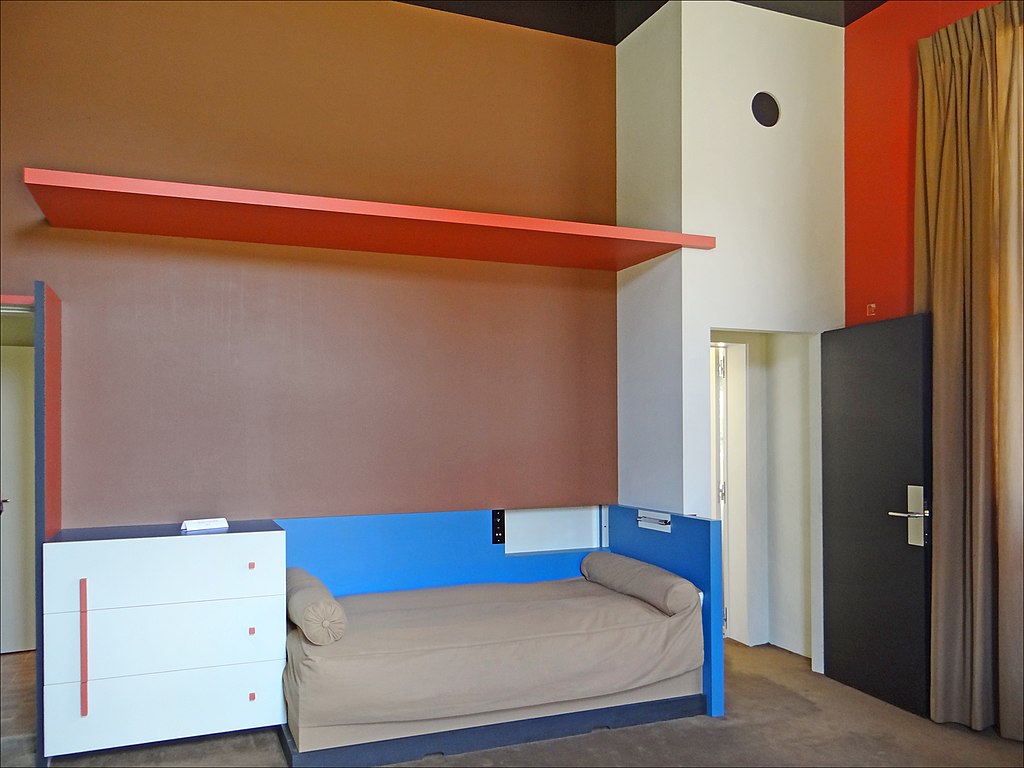 32 1024px-La_chambre_d'esthétique_De_Stijl_(Villa_Cavrois,_Croix)_(20059027984).jpg