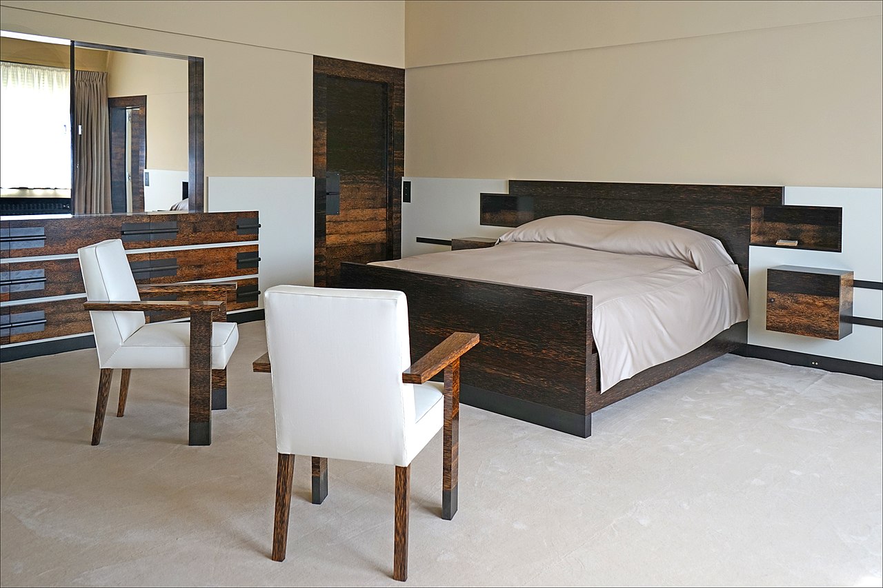 32 1280px-La_chambre_des_parents_(Villa_Cavrois,_Croix)_(20673310376).jpg