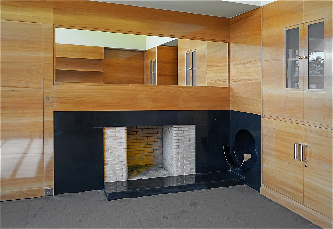 32 1280px-La_cheminée_du_bureau_de_Paul_Cavrois_(Villa_Cavrois,_Croix)_(20671882142).jpg