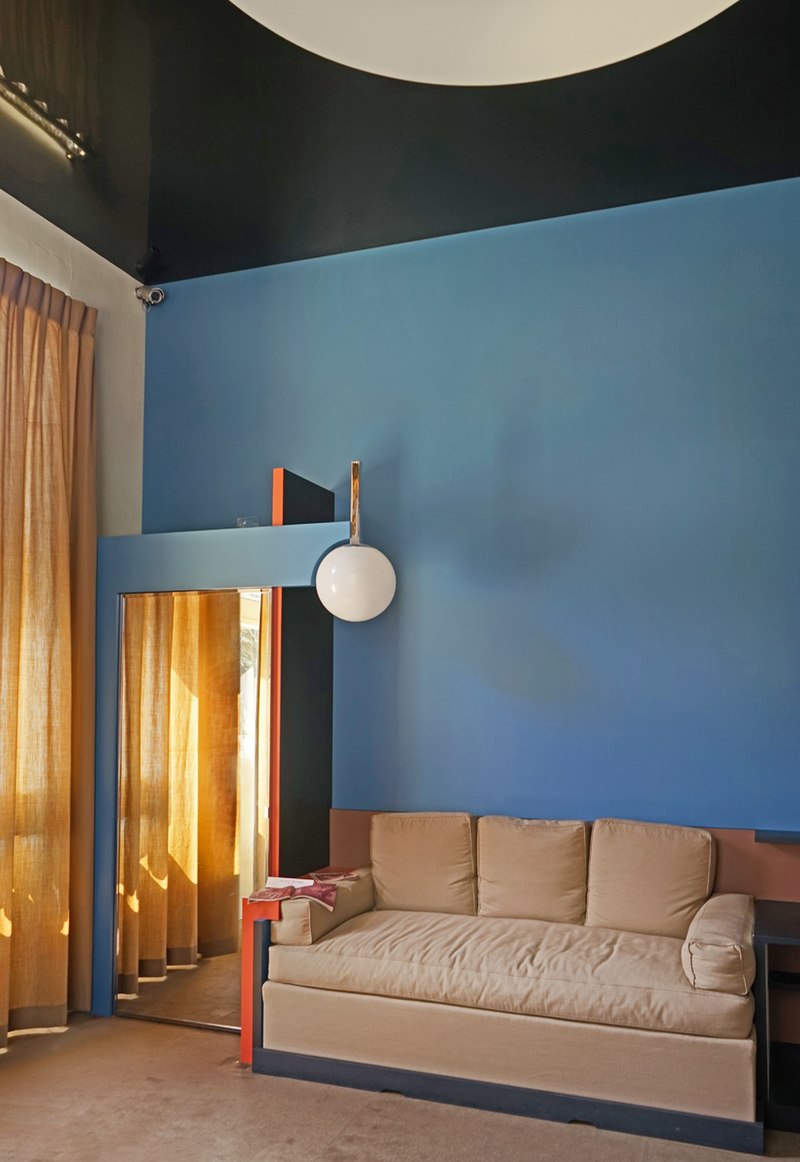 32 800px-La_chambre_d'esthétique_De_Stijl_(Villa_Cavrois,_Croix)_(20059023294).jpg
