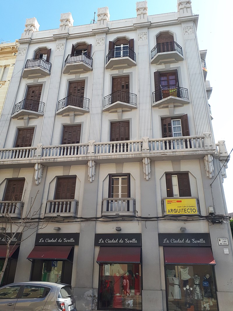 32 Casa_Enrique_Nieto_(arquitecto).jpg