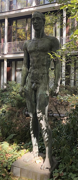 320px-Stehender_Jüngling_von_Georg_Kolbe_(03).jpg