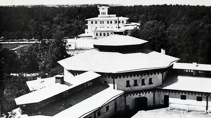 329.Манеж и конюшни.jpg