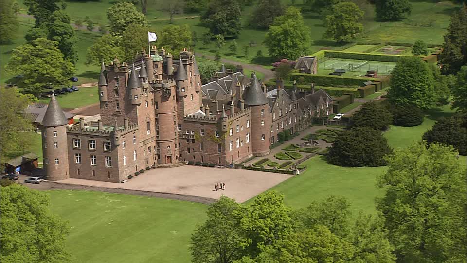 336152057-glamis-castle-visions-of-scotland-palace-garden-deciduous-tree.jpg