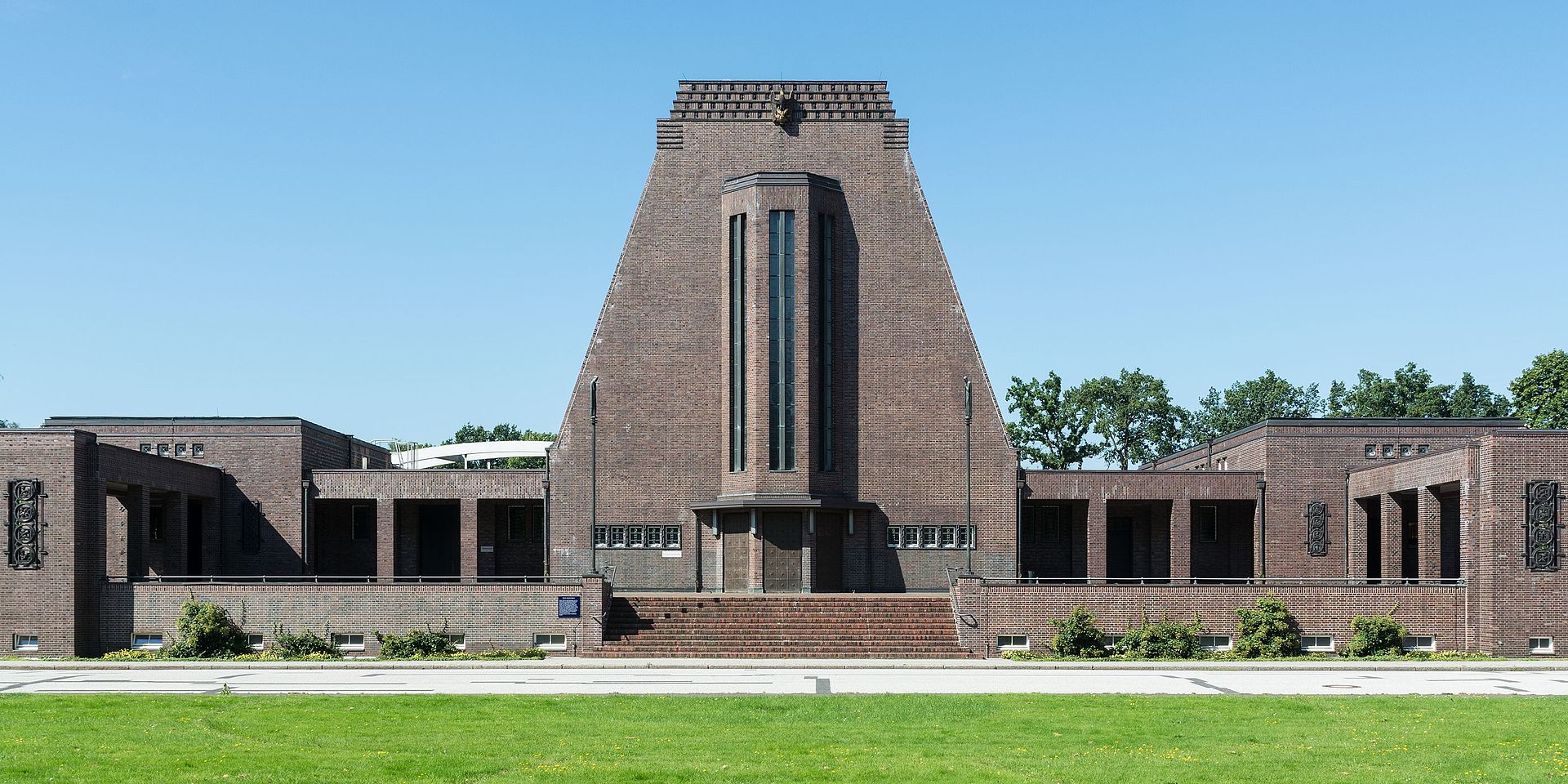 33Friedhof_Ohlsdorf_(Hamburg-Ohlsdorf).Neues_Krematorium.03.29622.ajb.jpg