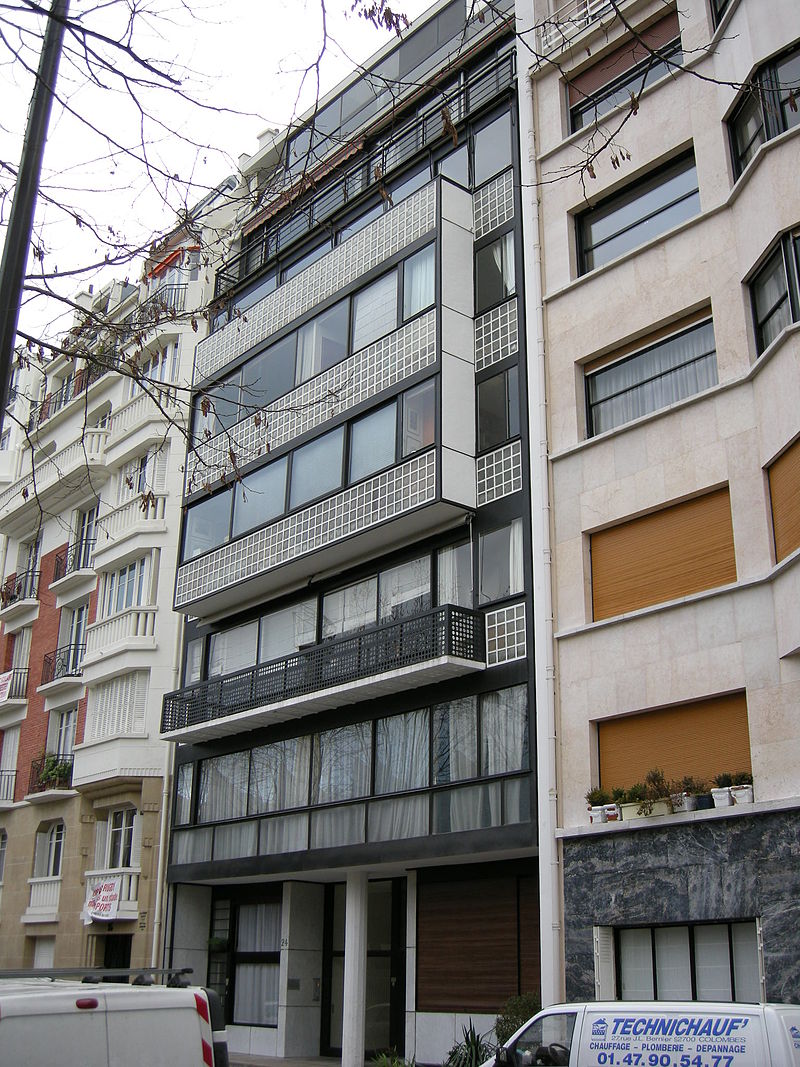 34 800px-Immeuble_molitor_00.jpg