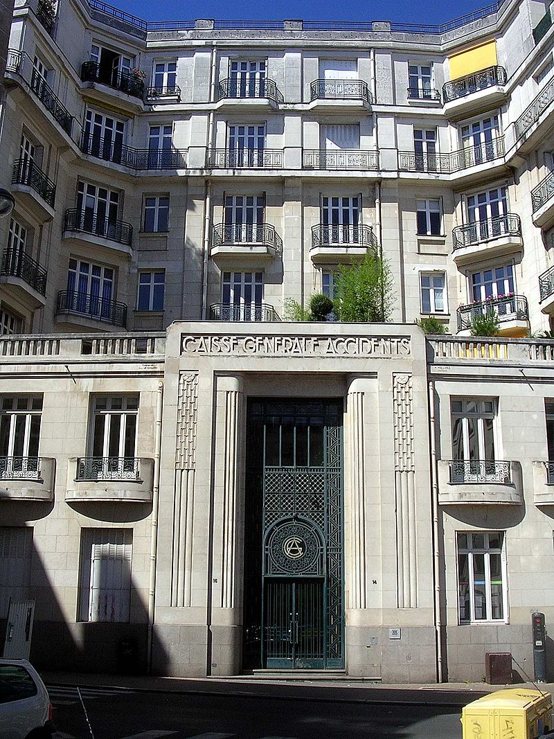 35 800px-Immeuble_CGA_Nantes_2.jpg