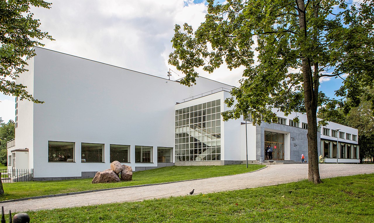 35 Alvar_Aalto_Library_Vyborg3.jpg