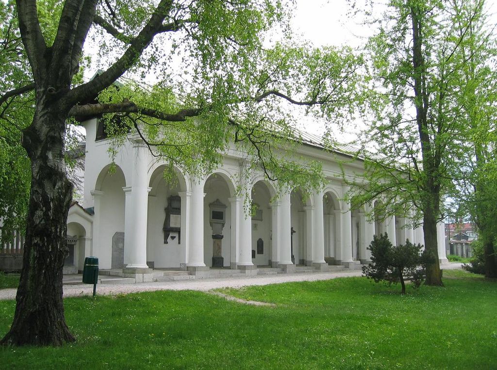 36 сло1024px-Navje-Ljubljana.jpg