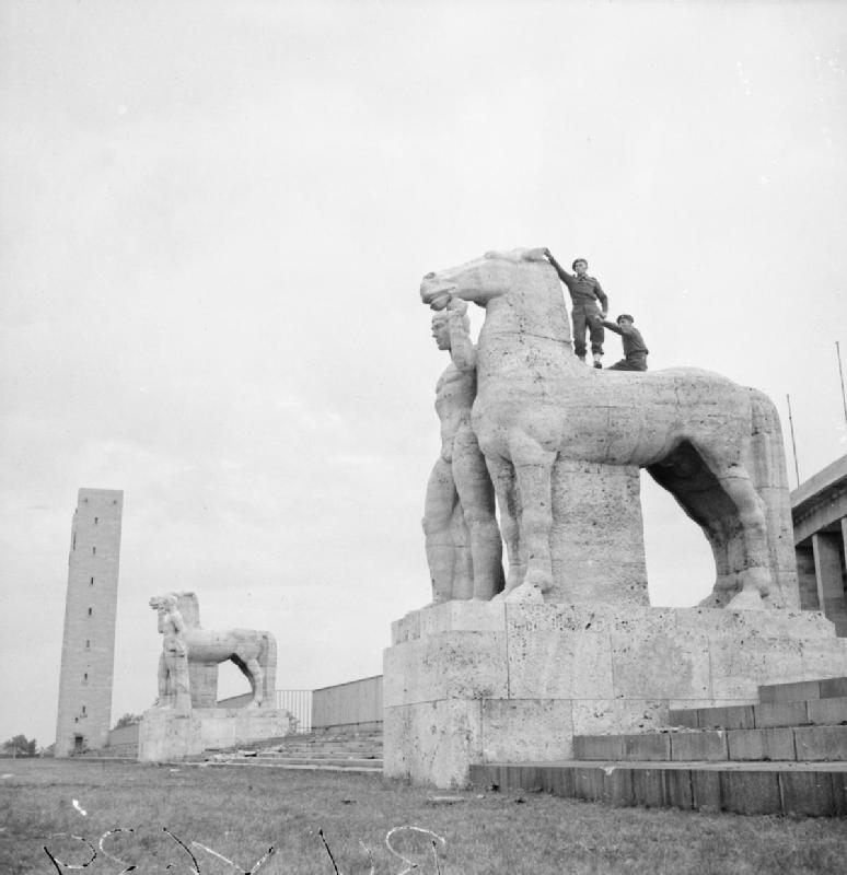 36 Germany_Under_Allied_Occupation_BU8639.jpg