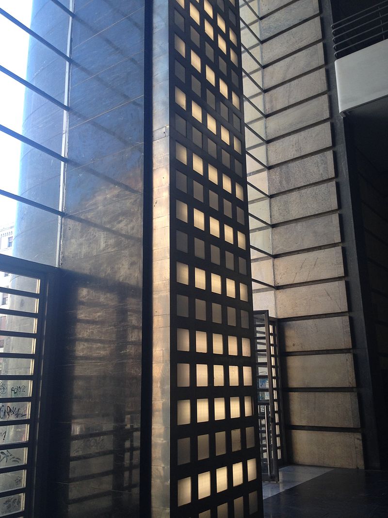 36 Palazzo_delle_Poste_di_Napoli_-_interno_1.jpg