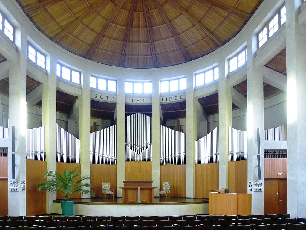 37 1024px-Erste_Kirche_Christi_Berlin_Apsis.jpg