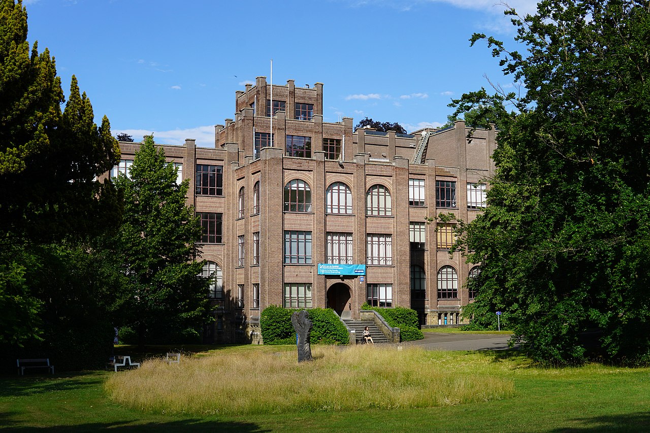 37 1280px-Landbouwinstituut_Heverlee.jpg