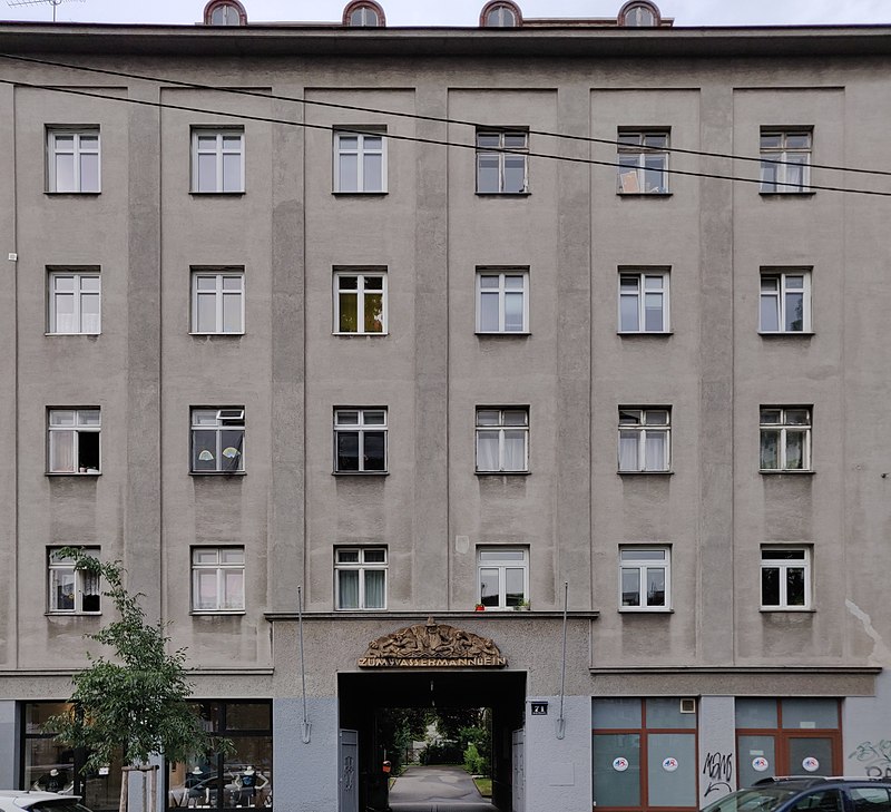 37 800px-2020-06-04_Gemeindebau_Rechte_Wienzeile_71.jpg