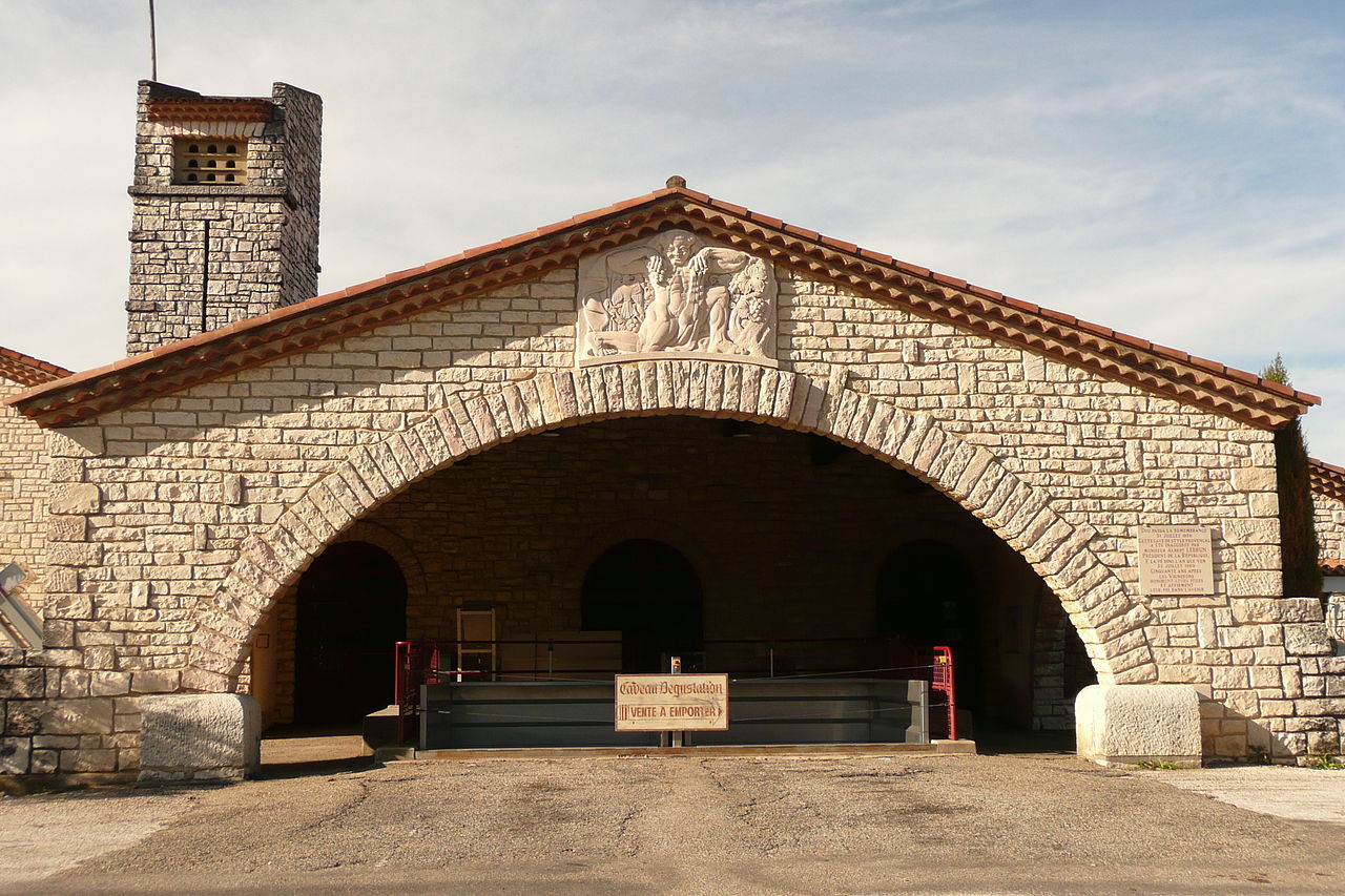 37Cave_coopérative_viticole_à_Tavel.jpg