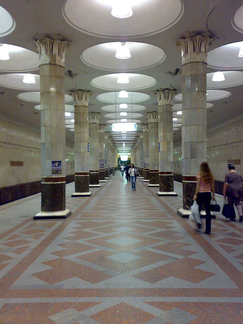 37Kievskaya_Filevskaya_Line_interior.jpg