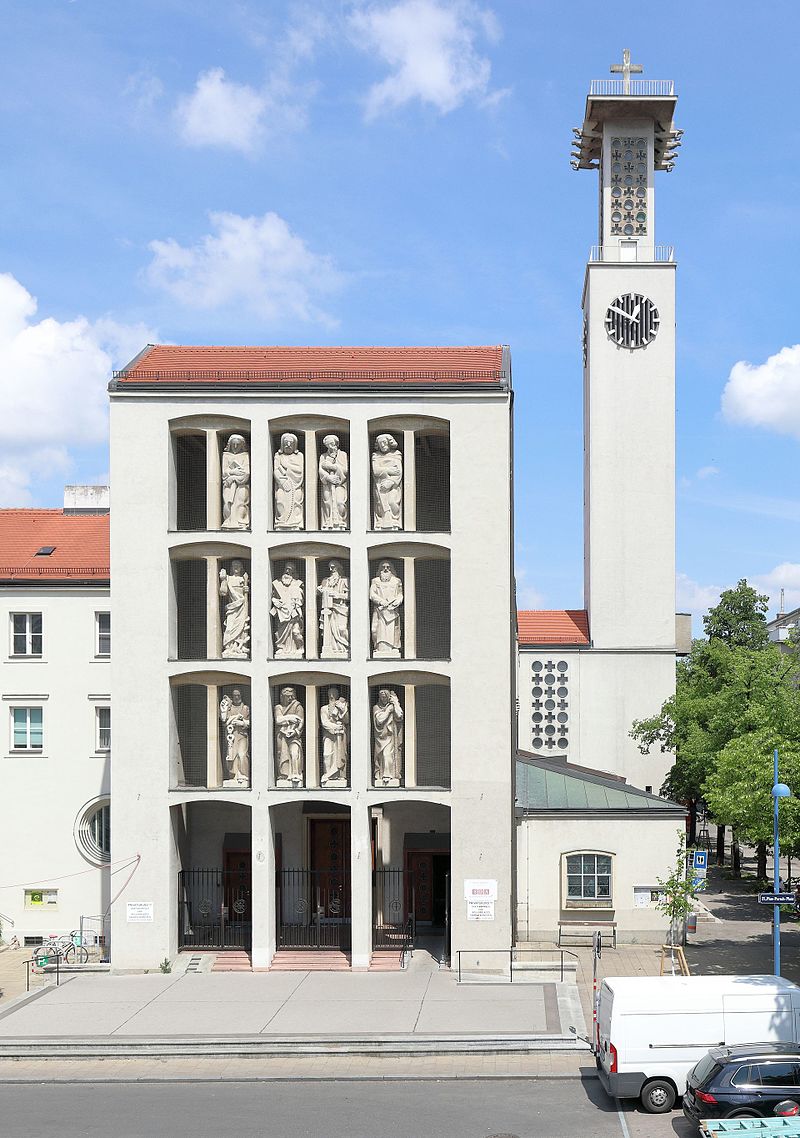 38 Floridsdorf_-_Kirche,_Pius-Parsch-Platz.JPG