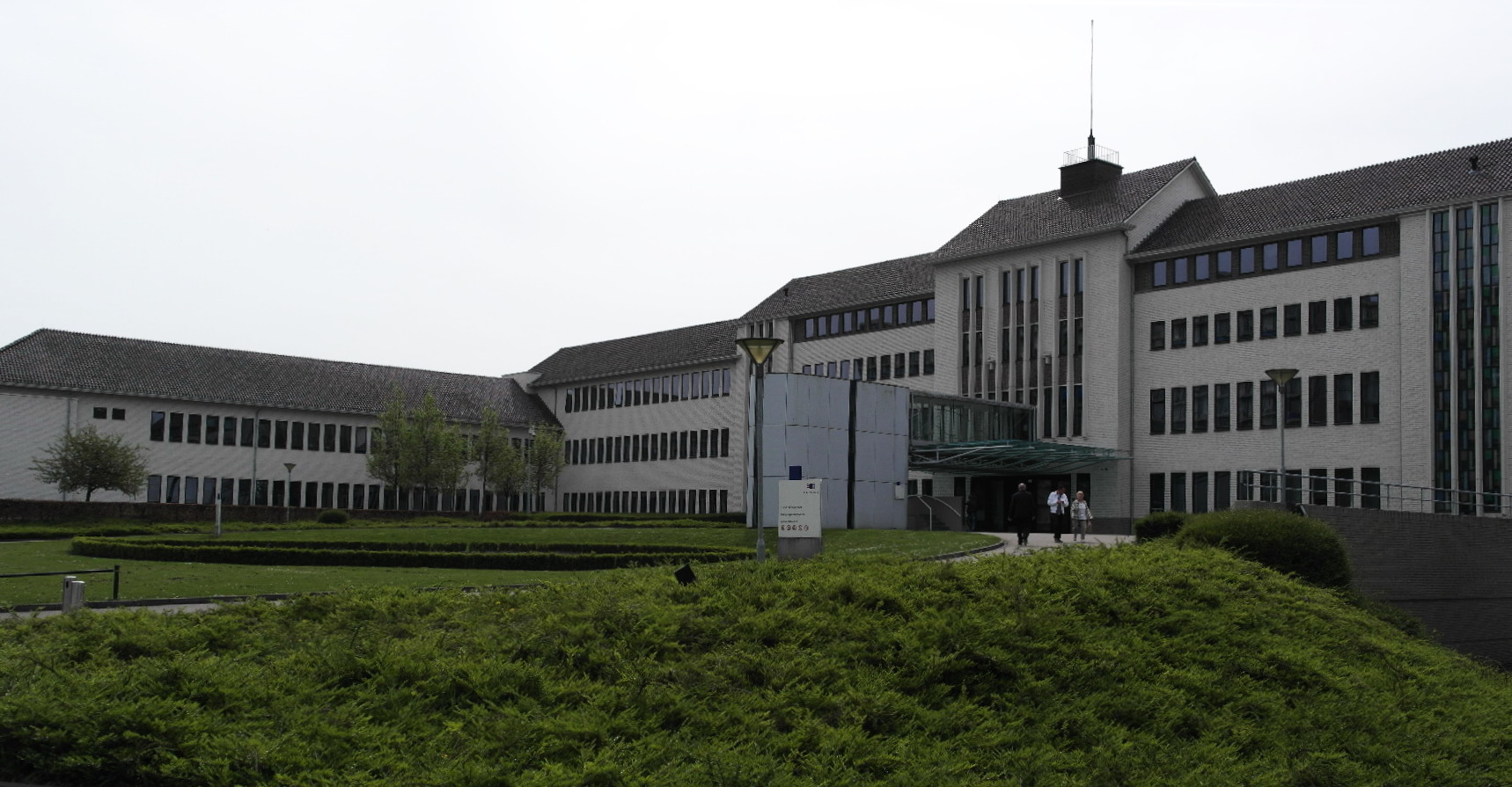 38 Maastricht,_Brusselsepoort,_rechtbank3.jpg