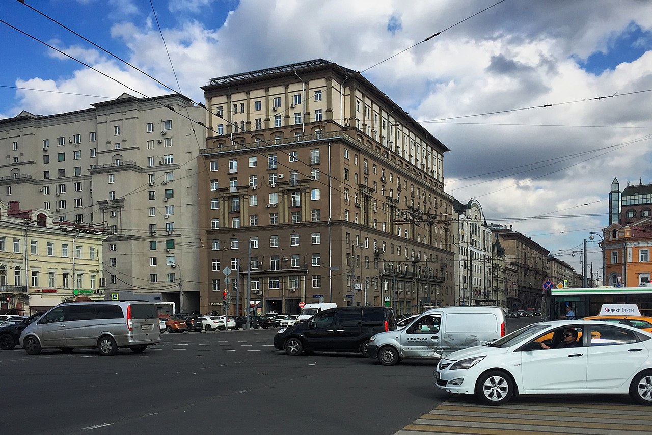 39 1280px-Moscow,_Tverskaya_Zastava_Square_(30716415843).jpg
