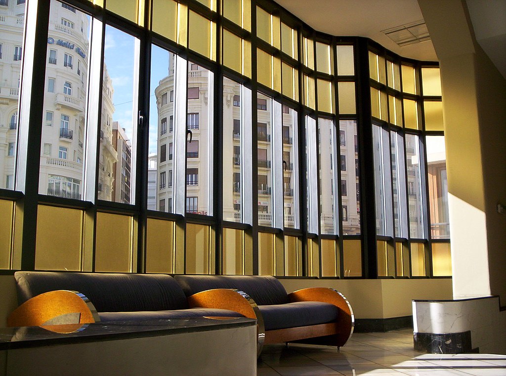 39Edifici_Rialto,_interior.jpg