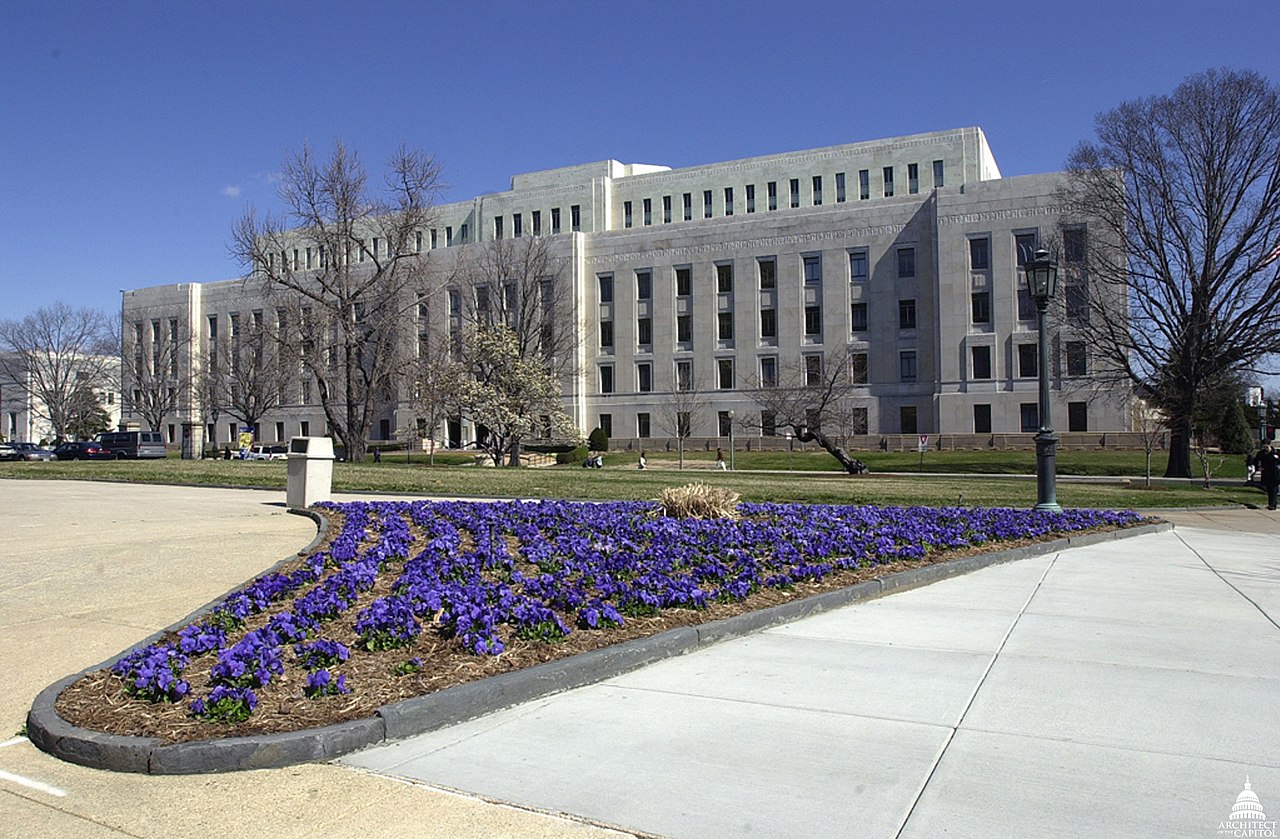 39John_Adams_Building_(31274182293).jpg