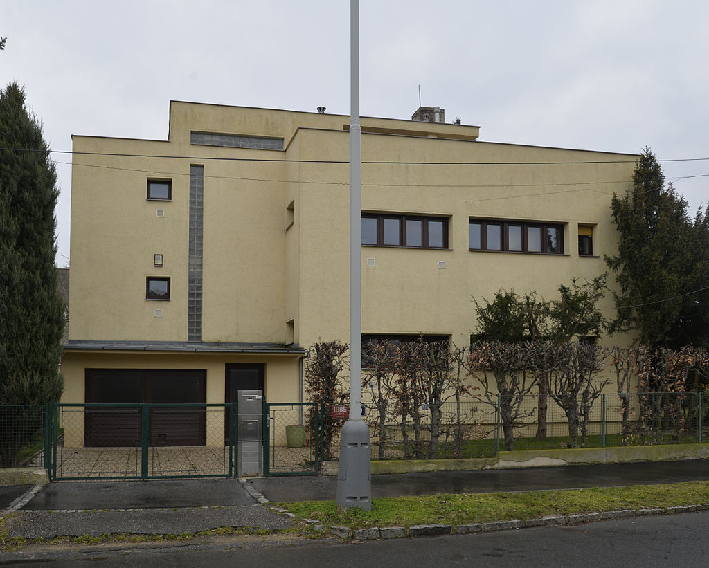 39Matějská_1985-19-02.jpg