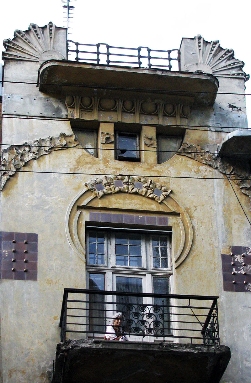 3_Bohomoltsia_Street,_Lviv_(2).jpg