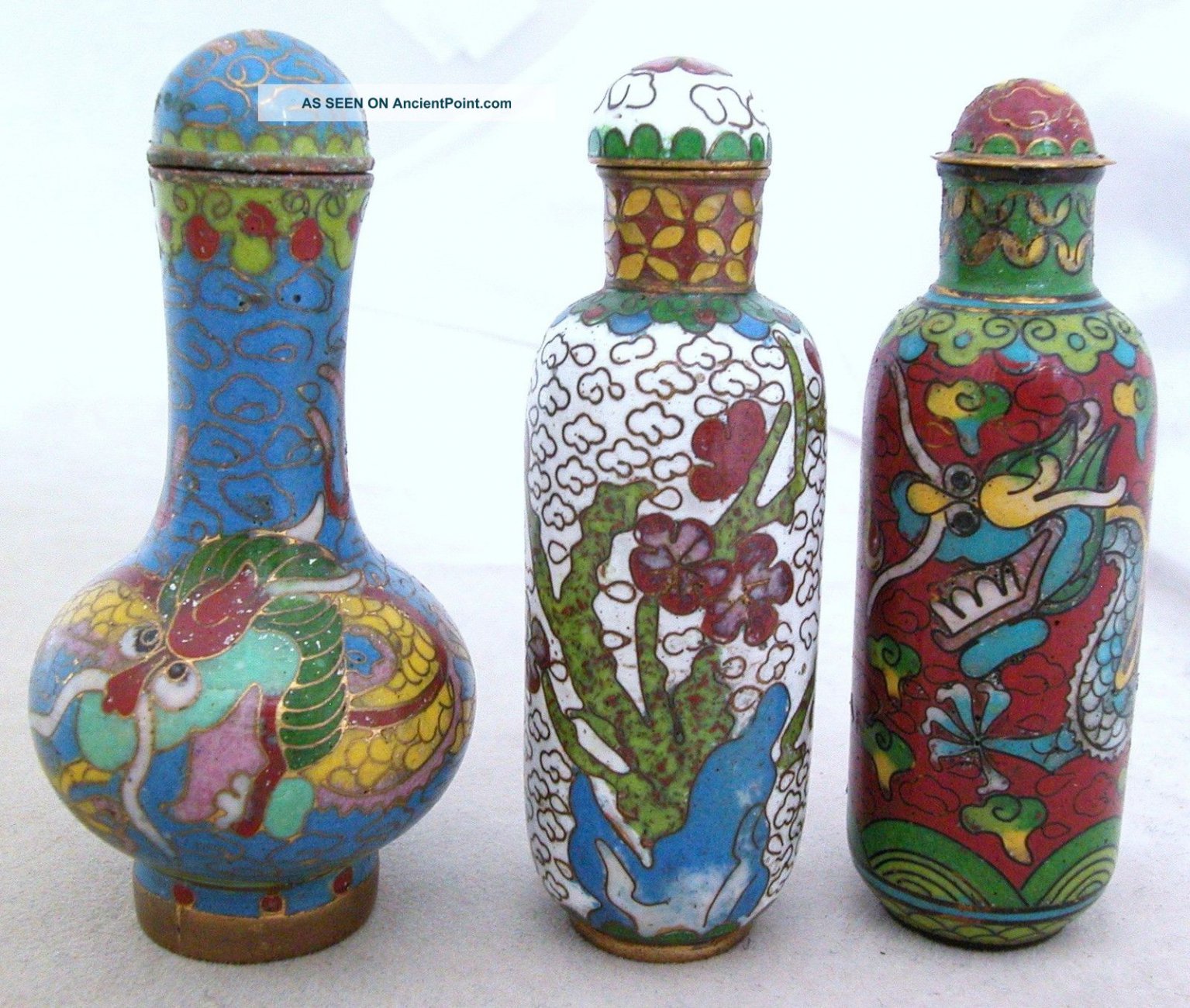 3_chinese_cloisonne_snuff_bottles_w_famille_rose__dragons__flower_designs_1_lgw.jpg