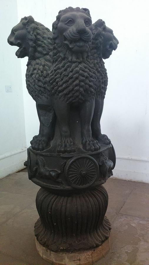 3Ashok_Stambha_at_Indian_Museum,_Kolkata.jpg