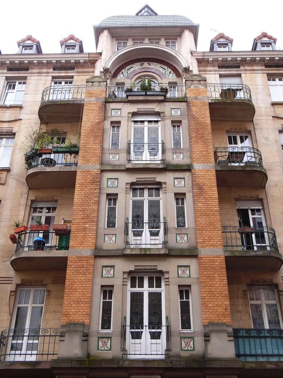 4-5 Art_Nouveau_architecture_in_Strasbourg_14.jpg