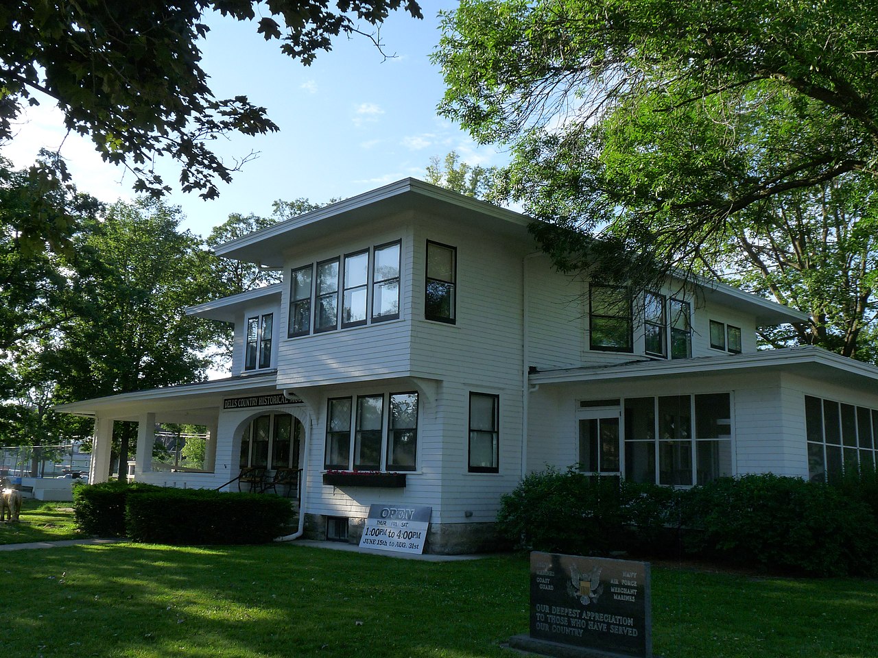 4 Bowman_House_Wisconsin_Dells.jpg