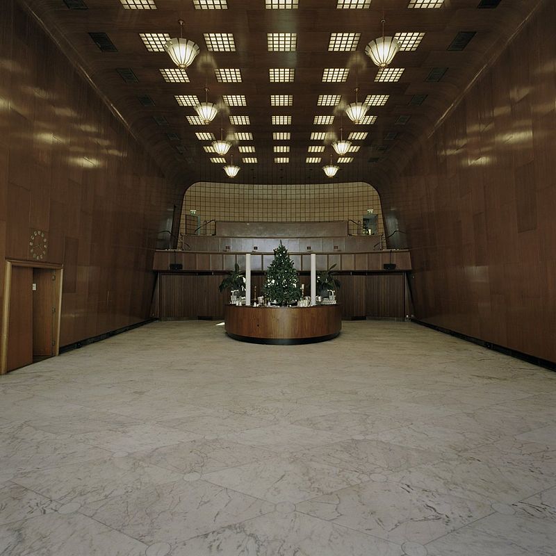 40 800px-Interieur,_overzicht_zaal_van_de_voormalige_Kamer_va.jpg