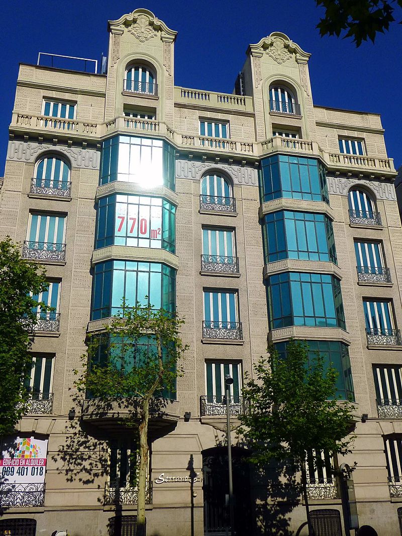 40 Madrid_-_Calle_de_Serrano,_37_(2).jpg