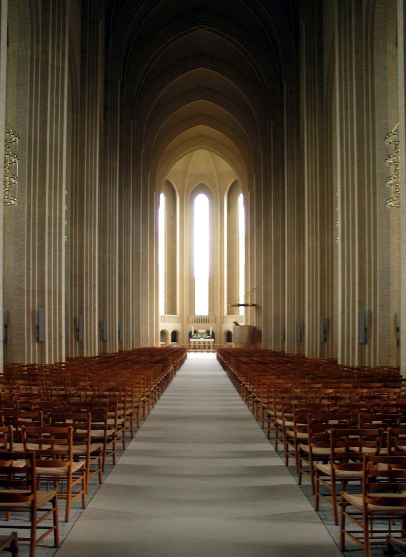 40Grundtvigskirken-gang-2005.jpg