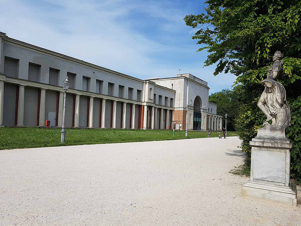 41 1024px-Teatro_Parco_Ducale_Parma.jpg