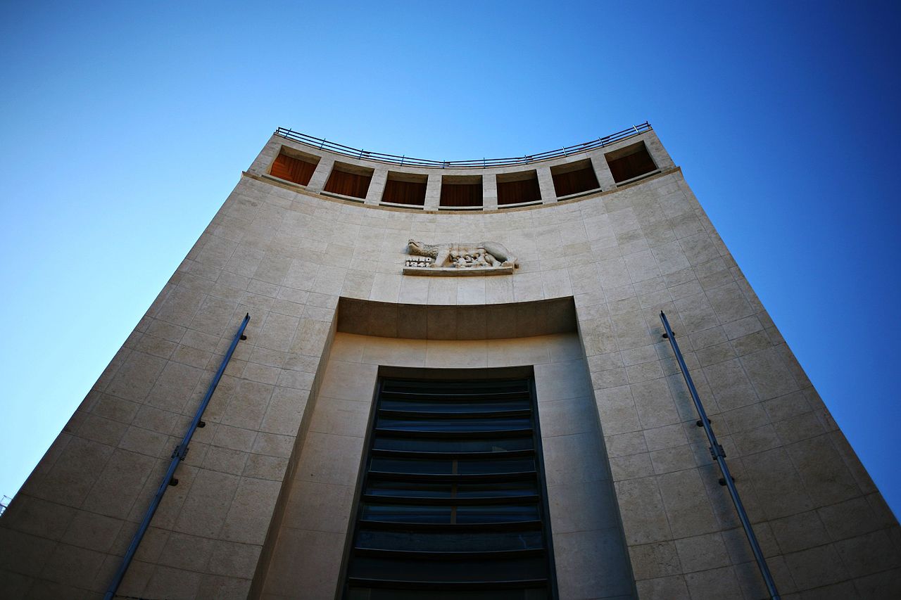 41Palazzo_del_Banco_di_Roma_(1939-1941)_arch._Scoccimarro,_Milano.jpg