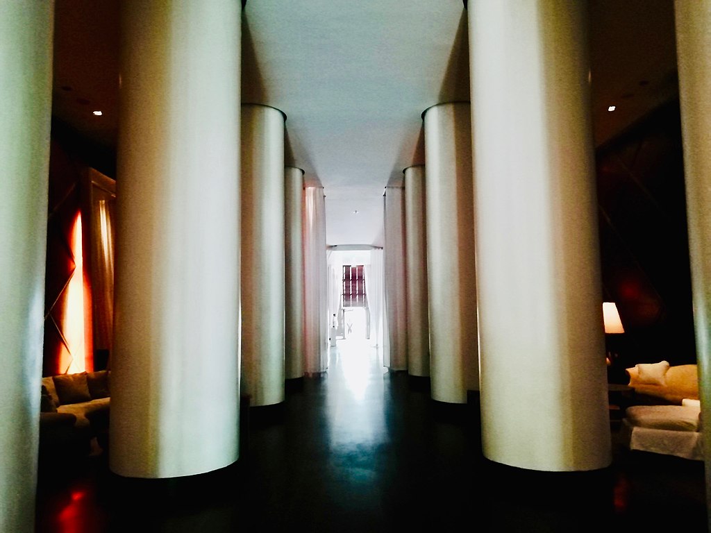 47 The_Delano_Hotel,_(their_exotic_Karnak_Hall)_Miami,_South_Beach,_April_2019.(2).jpg