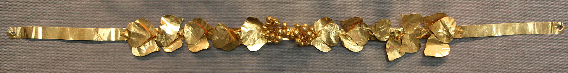 4Oreficeria_ellenistica,_diademi_da_una_tomba_ad_abdera_(milo,_grecia),_IV_sec_ac._01.JPG