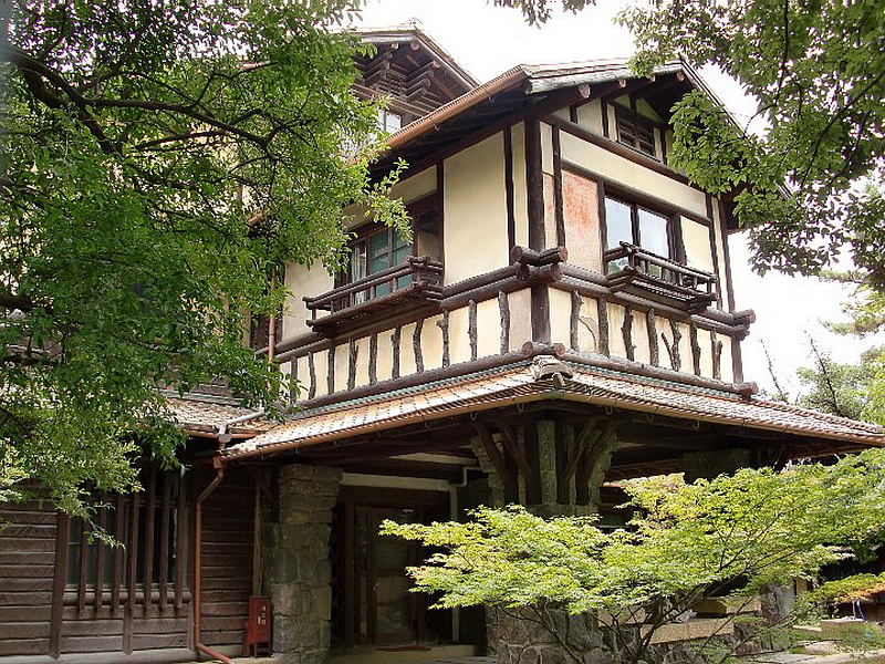 50. Ёкисо, вестибюль Тёсёкаку.jpg