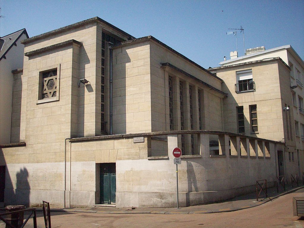 50 1024px-Synagogue_rue_des_Bons-Enfants.jpg