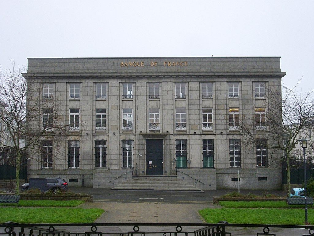 51 1024px-Brest_-_banque_de_France.jpg