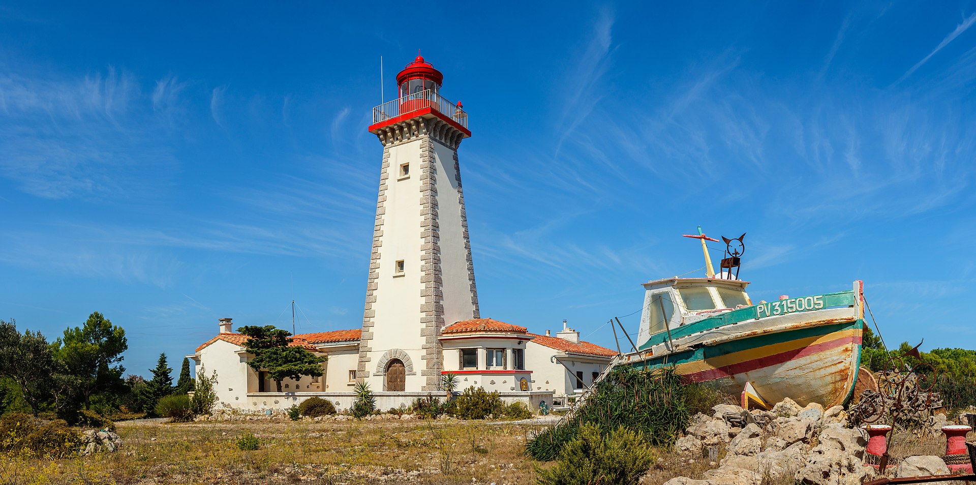 51 1920px-Cap_Leucate_-_lighthouse_01.jpg