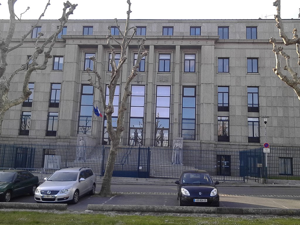 52Downtown,_29200_Brest,_France_-_panoramio_(100).jpg
