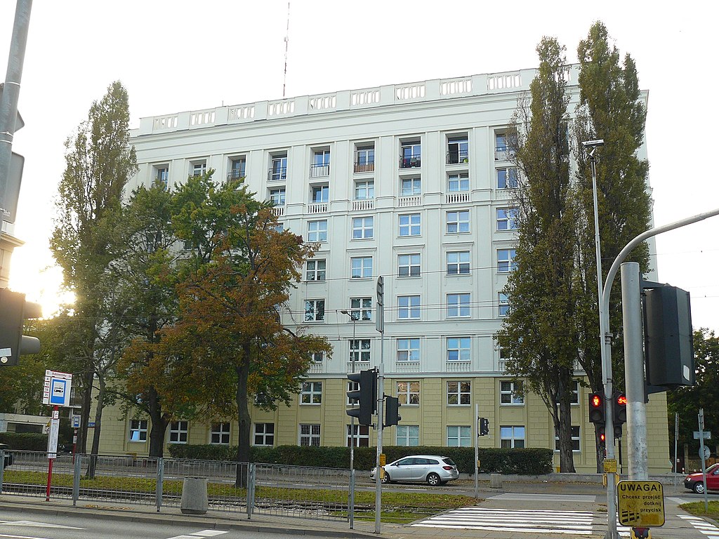 57 024px-Ul._Puławska_158-164,_Warszawa_(1a).jpg