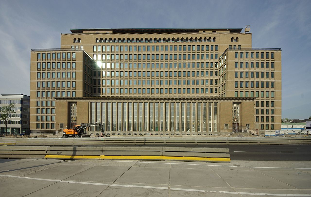 58 1280px-Amsterdam_Kohnstammhuis_003.jpg