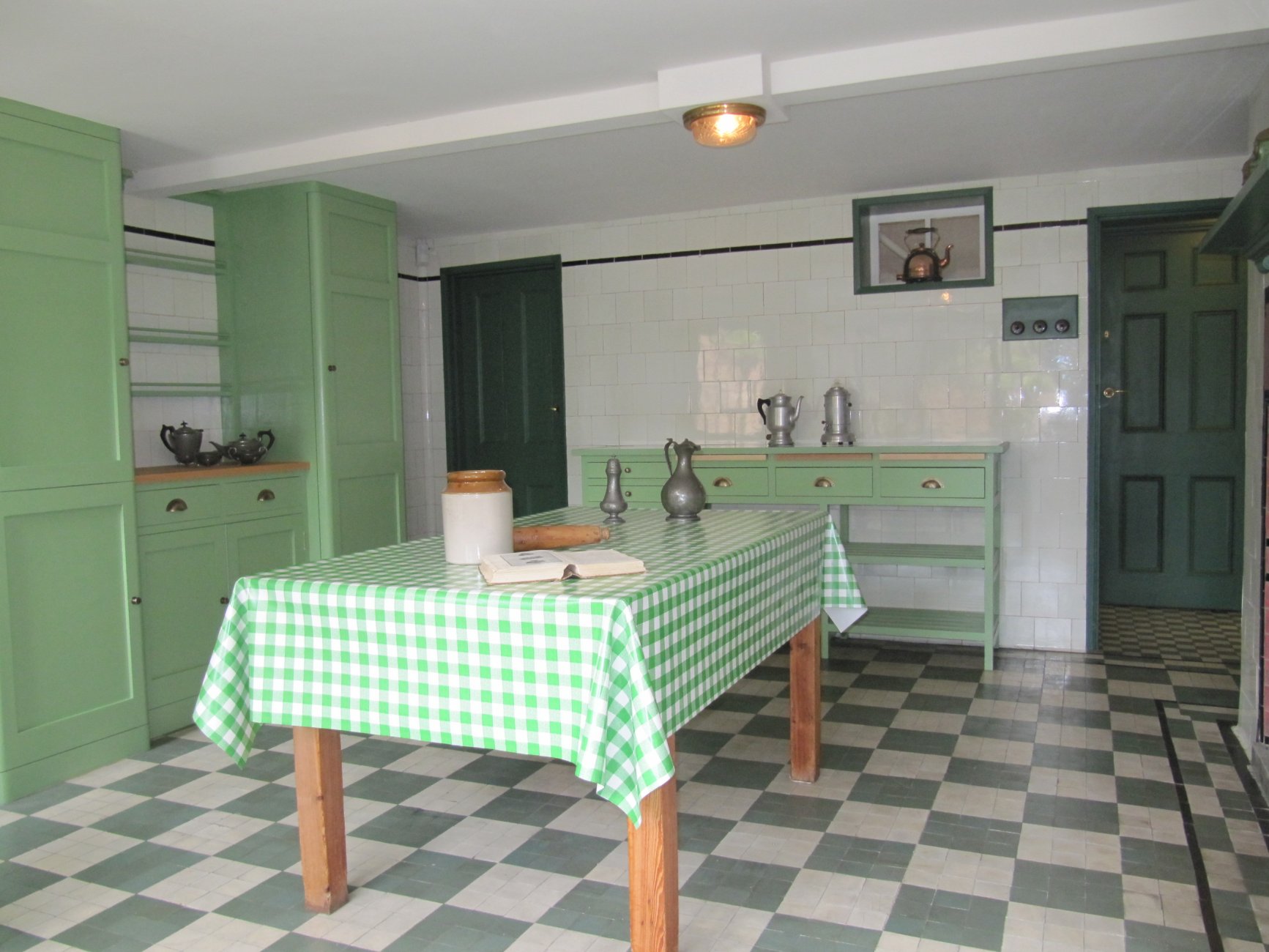 602fd6f6a8f16de7588f1c6f_78 Derngate Trust _Derngate_Kitchen.jpg