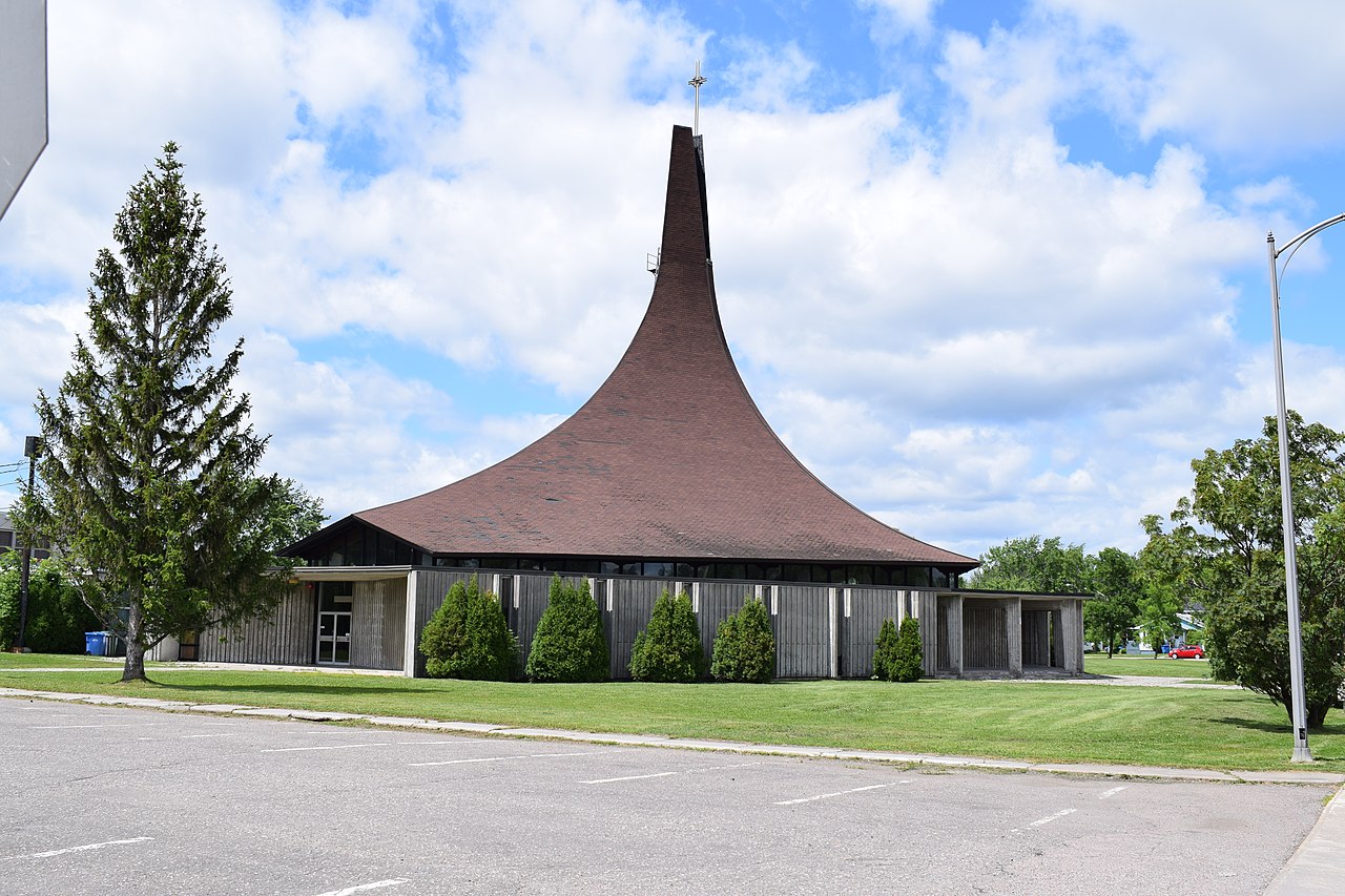 62 канадаÉglise_Saint-Mathias_-_2.jpg